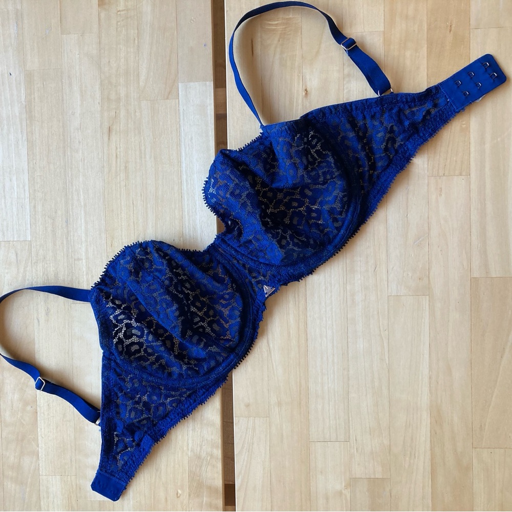 Beija London 30G blue Stand Out Z balconette bra